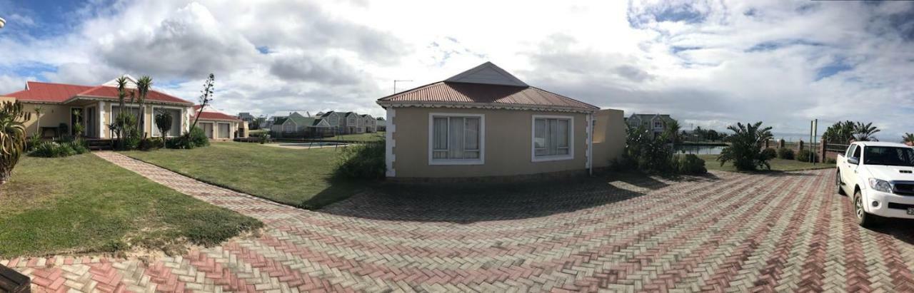 Marina Sands Villa Jeffreys Bay Exterior photo