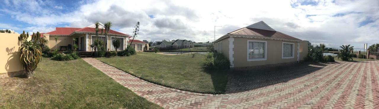 Marina Sands Villa Jeffreys Bay Exterior photo